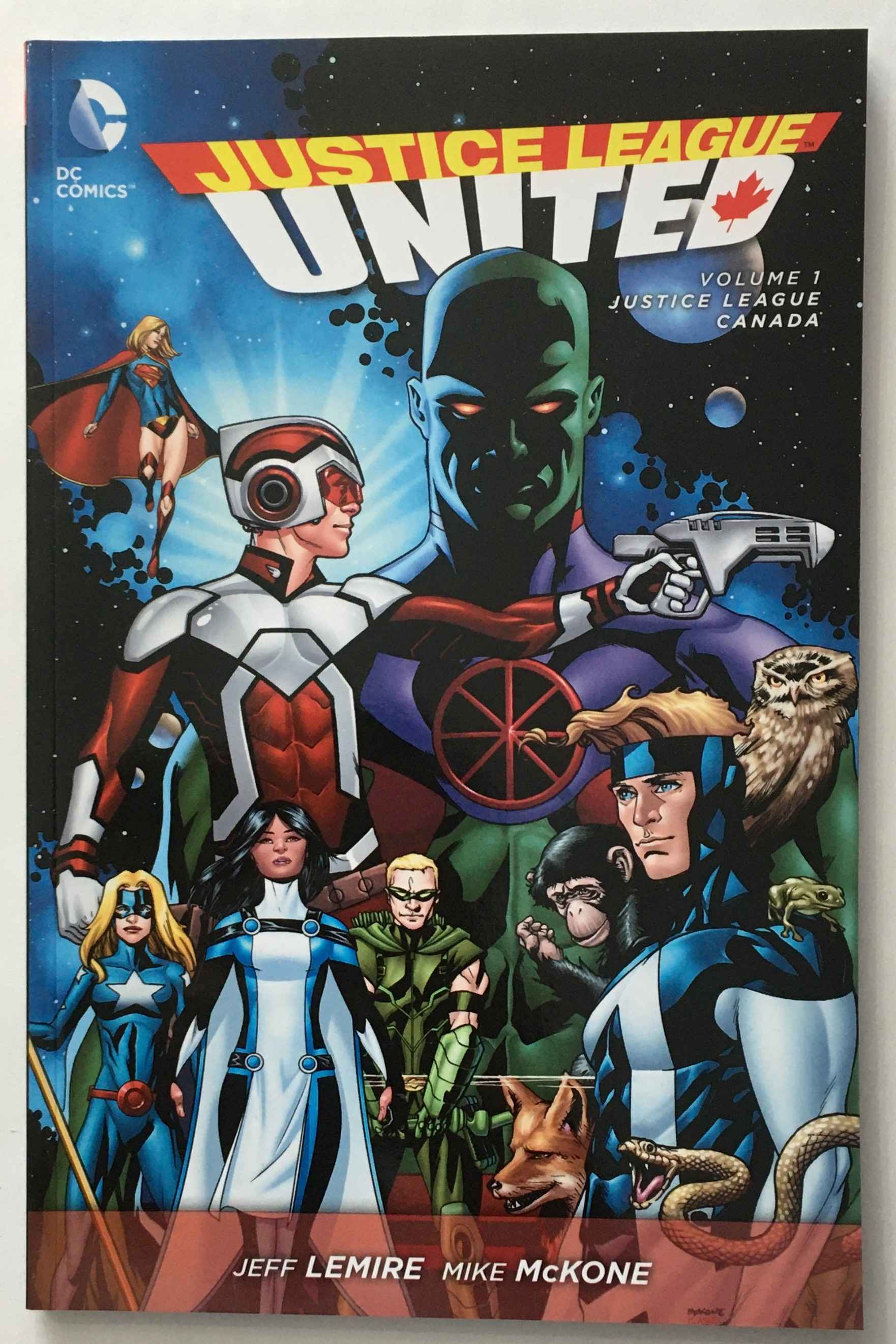 Justice League United -  Vol 1, Episodes 1-6 - Graphic Novel - 2015